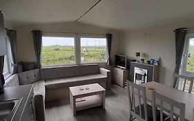 Chalet Weizicht Op Minicamping Hoogelande